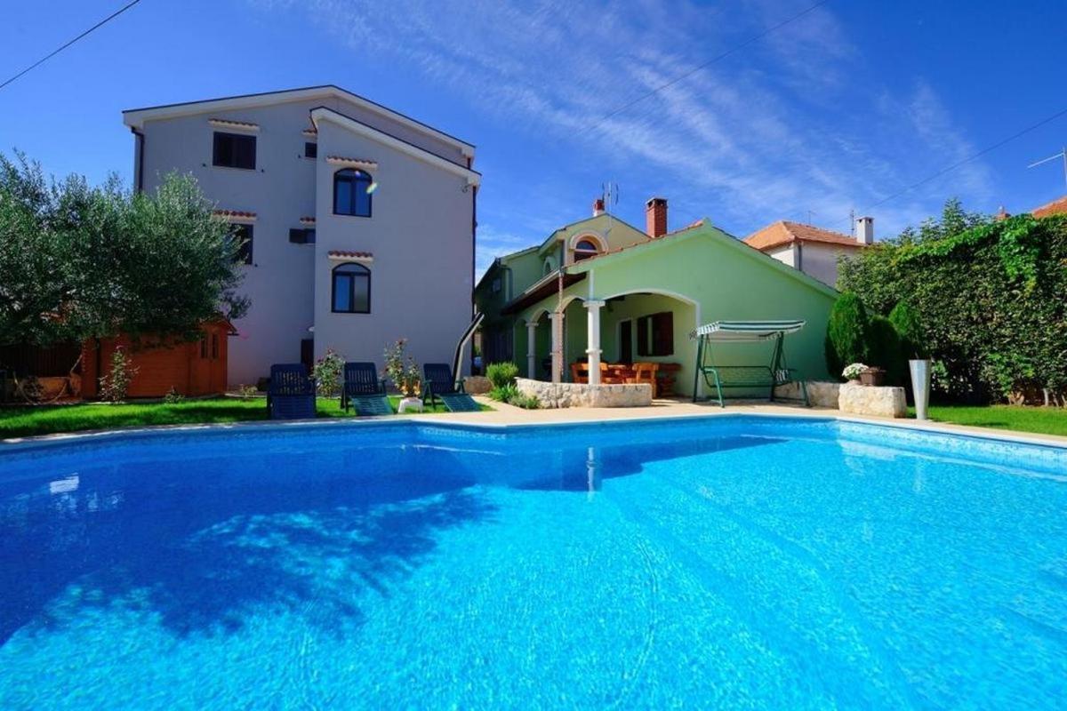 Apartment Family Friendly With A Swimming Pool - 16336 Zadar