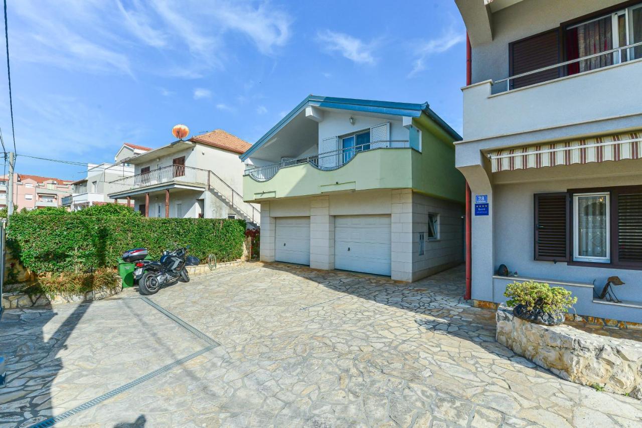 Apartment Family Friendly With A Swimming Pool - 16336