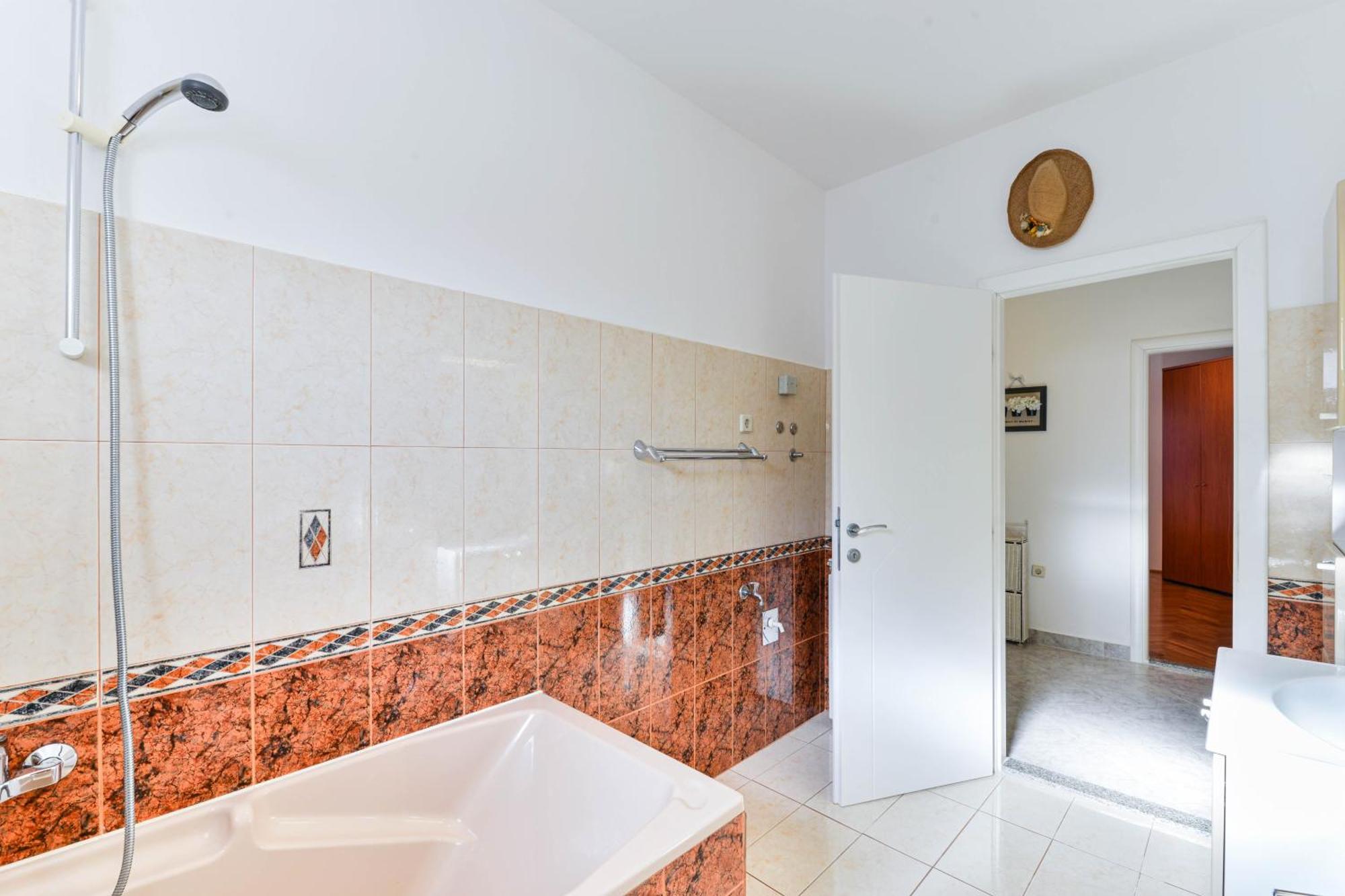 Apartament Family Friendly With A Swimming Pool - 16336 *