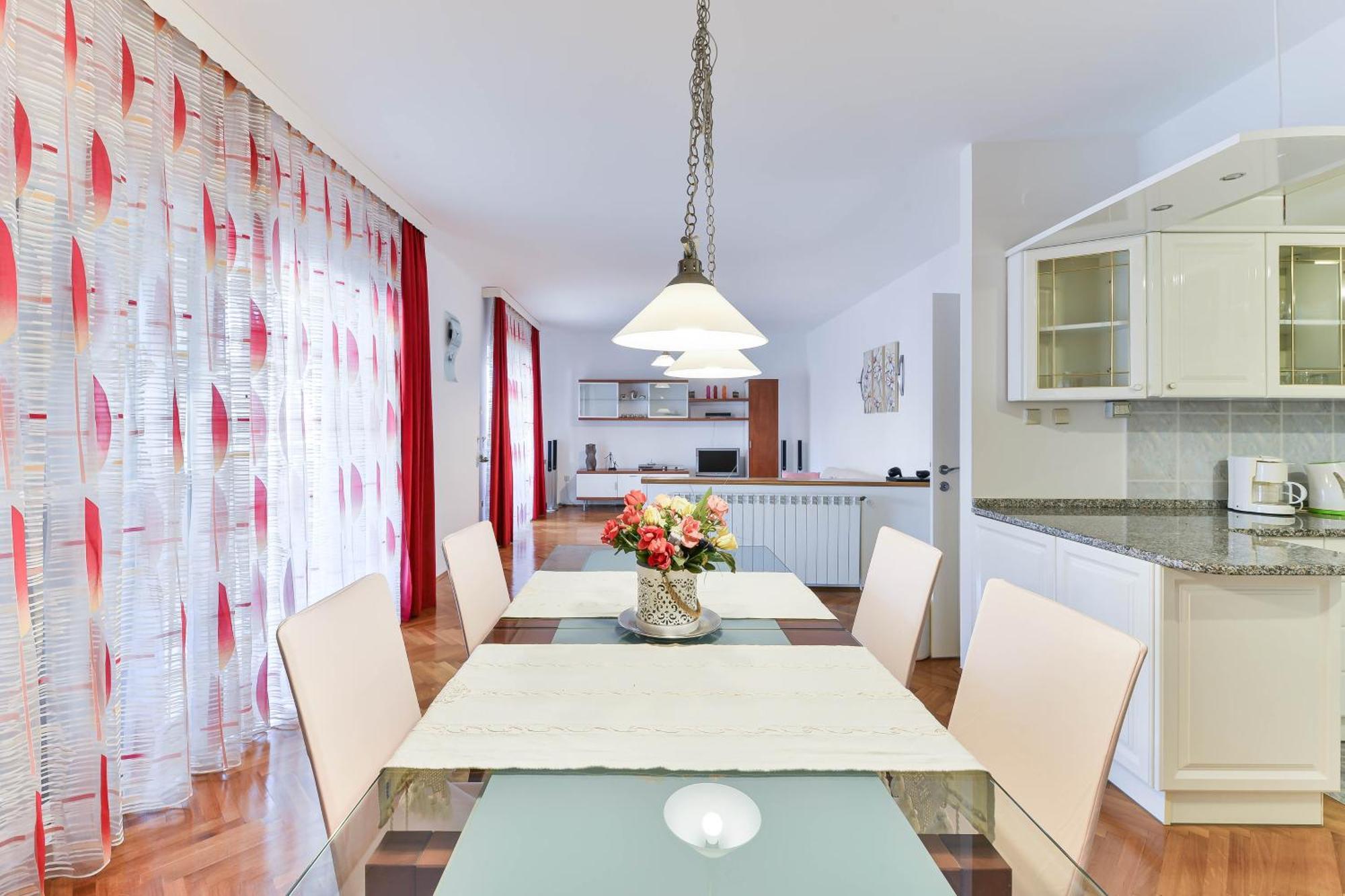 Family Friendly With A Swimming Pool - 16336 Zadar