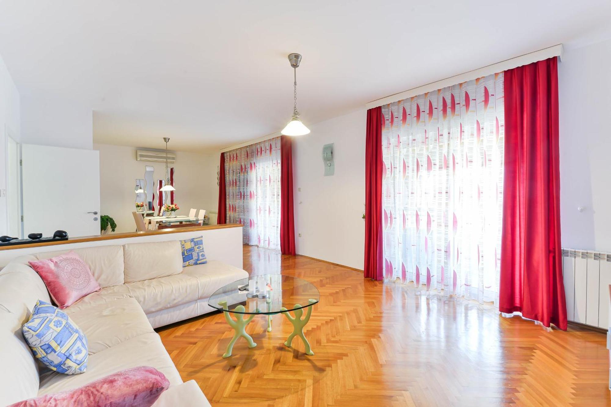 Family Friendly With A Swimming Pool - 16336 Zadar