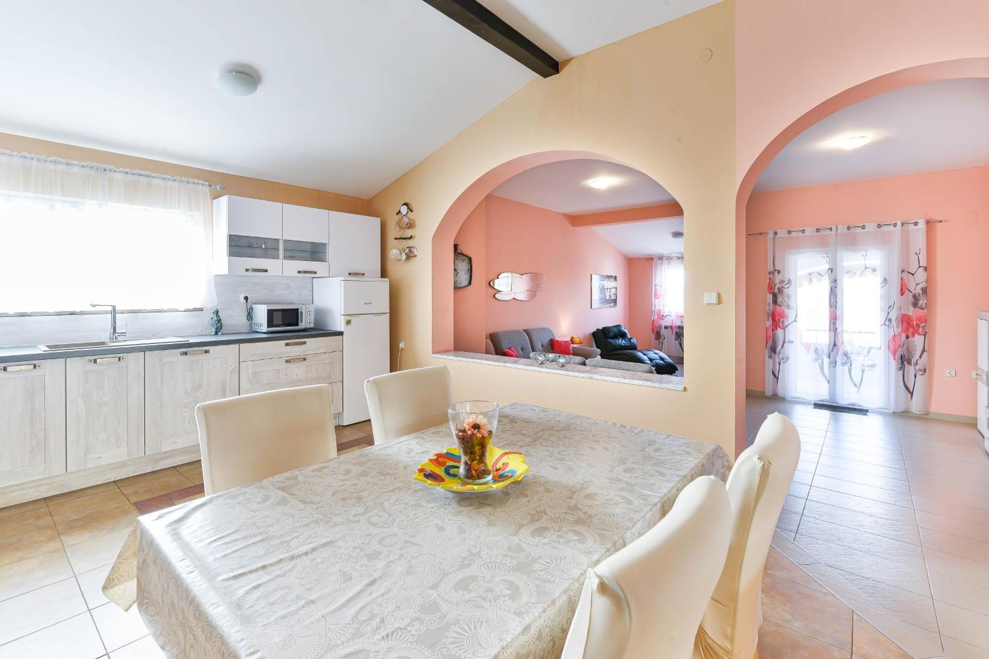 Apartment Family Friendly With A Swimming Pool - 16336 Zadar