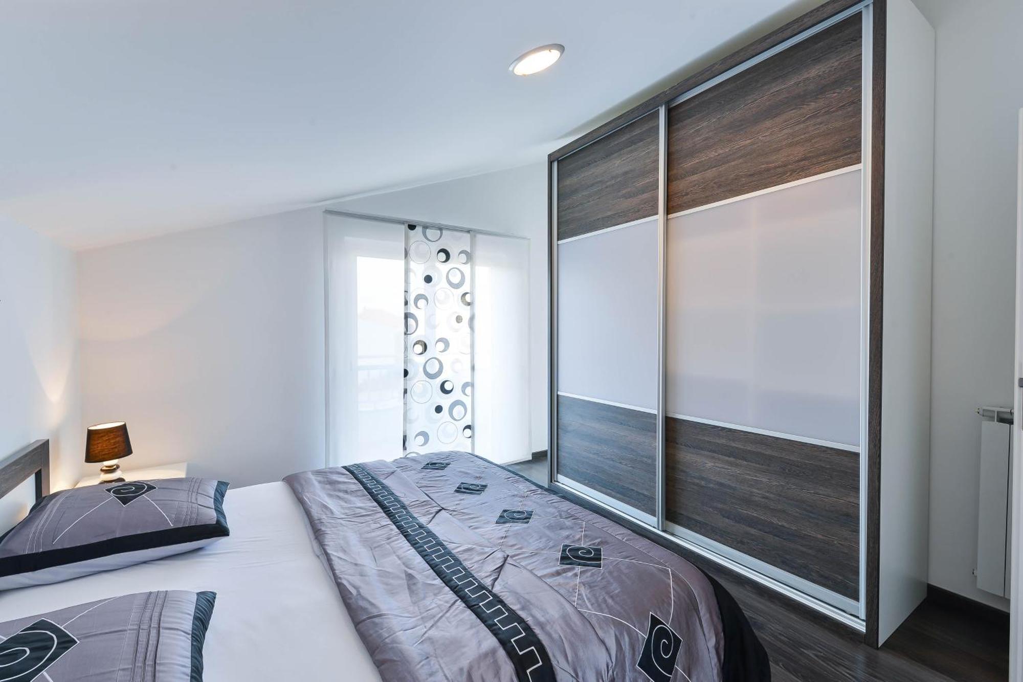 Family Friendly With A Swimming Pool - 16336 Apartment